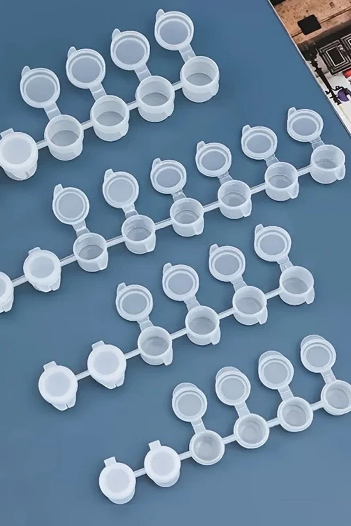 Boya Kabı 3 ML Boş Plastik Boya Kutu 6'lı Şerit Sanat ve El İşi Malzemesi 1 Adet