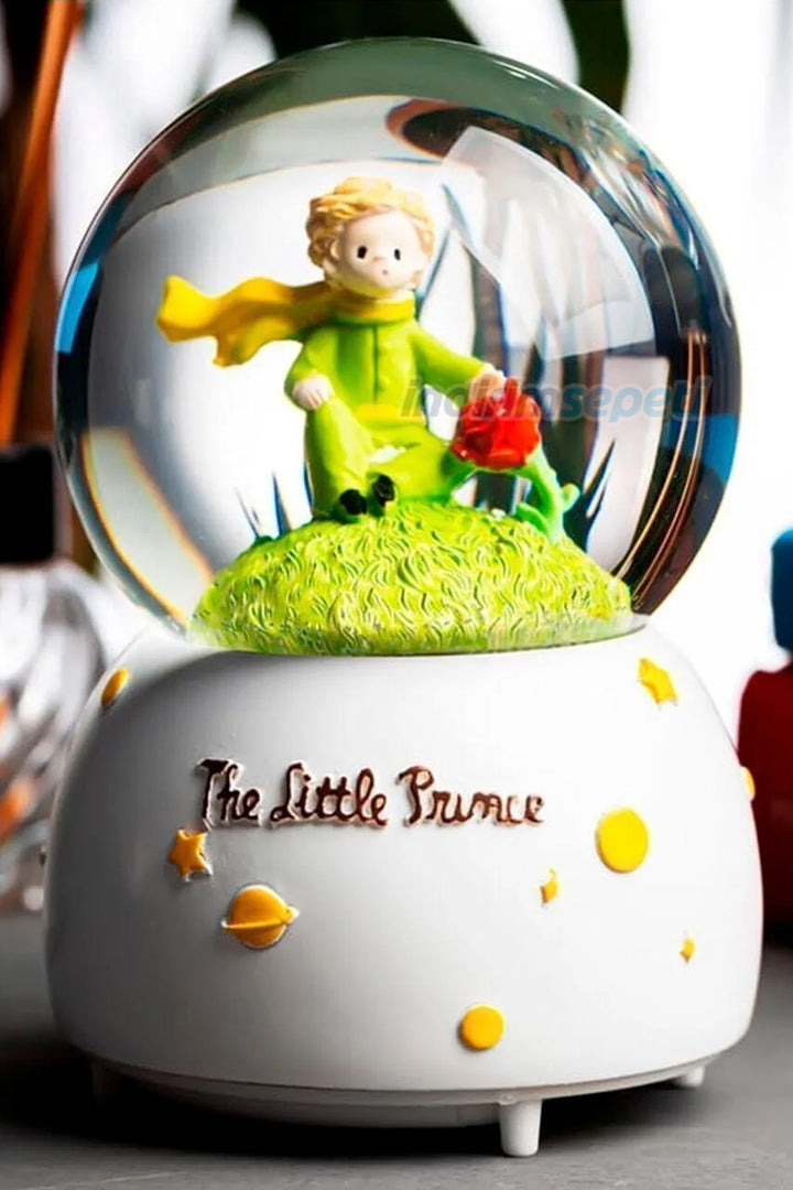 The Little Prince Küçük Prens Renk Değiştiren Işıklı Müzikli Kar Taneli Orta Boy Kar Küresi